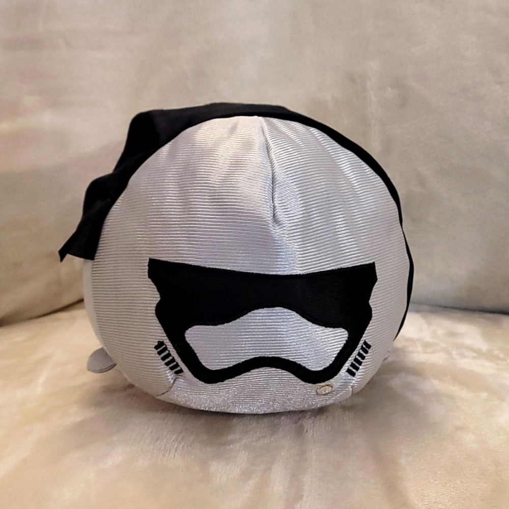 Large Tsum Tsum Disney Store Authentic Star Wars 11" toy, Captain Phasma…